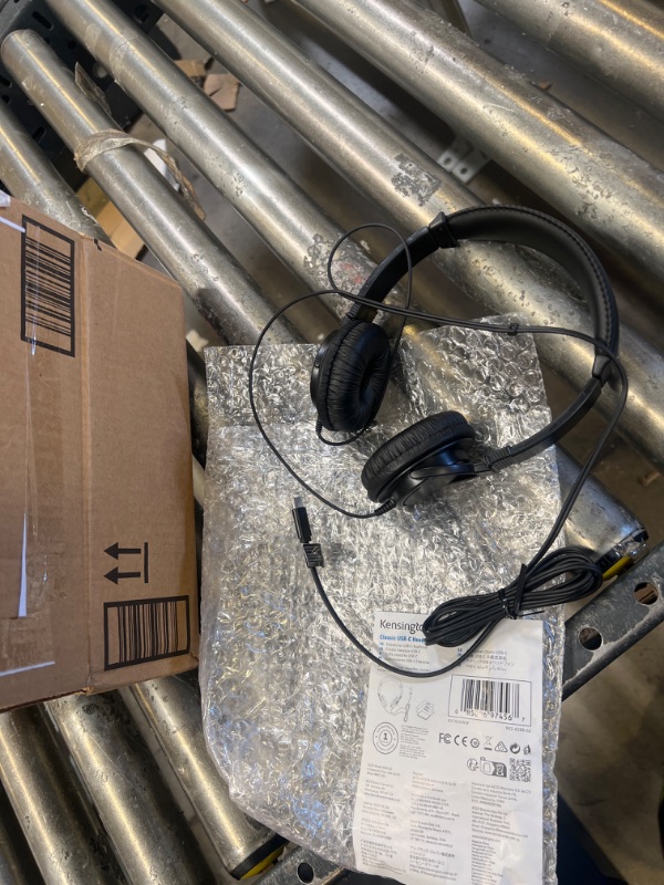 Photo 2 of Kensington USB-C Hi-Fi Headphones (K97456WW)