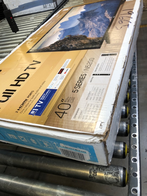 Photo 1 of SAMSUNG 40-inch Class LED Smart FHD TV 1080P (UN40N5200AFXZA, 2019 Model)