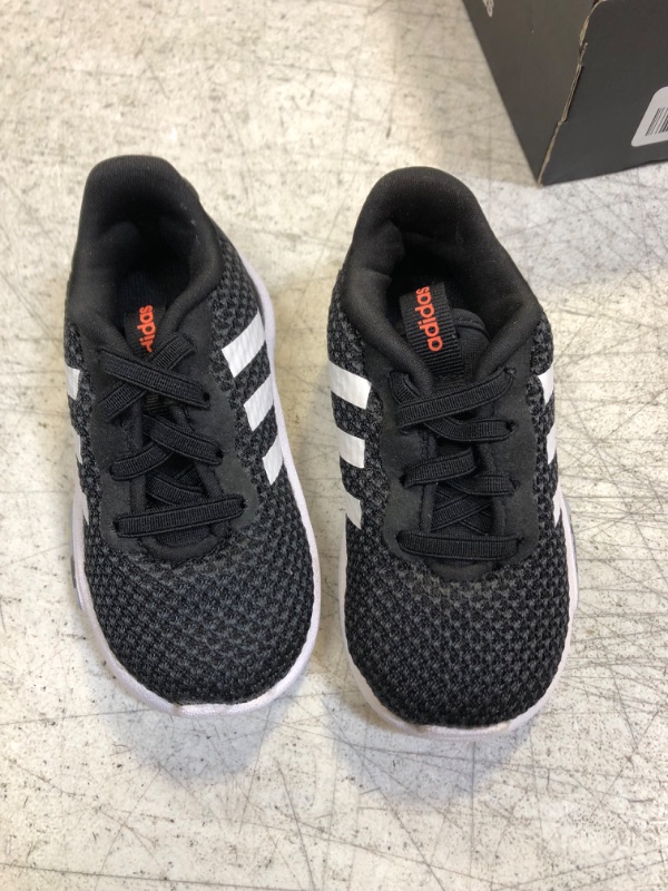 Photo 2 of Kids' Toddler Adidas Essentials Racer TR 2.0 Casual Shoes 5K
