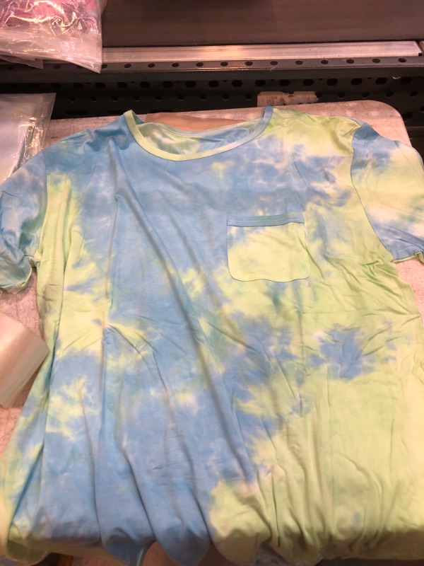 Photo 1 of MENS SHORT  SLEEVE TIE DYE SHIRT ( XLARGE ) 