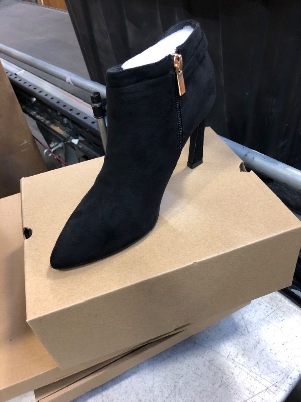 Photo 1 of  Women's black boot heels 6.5