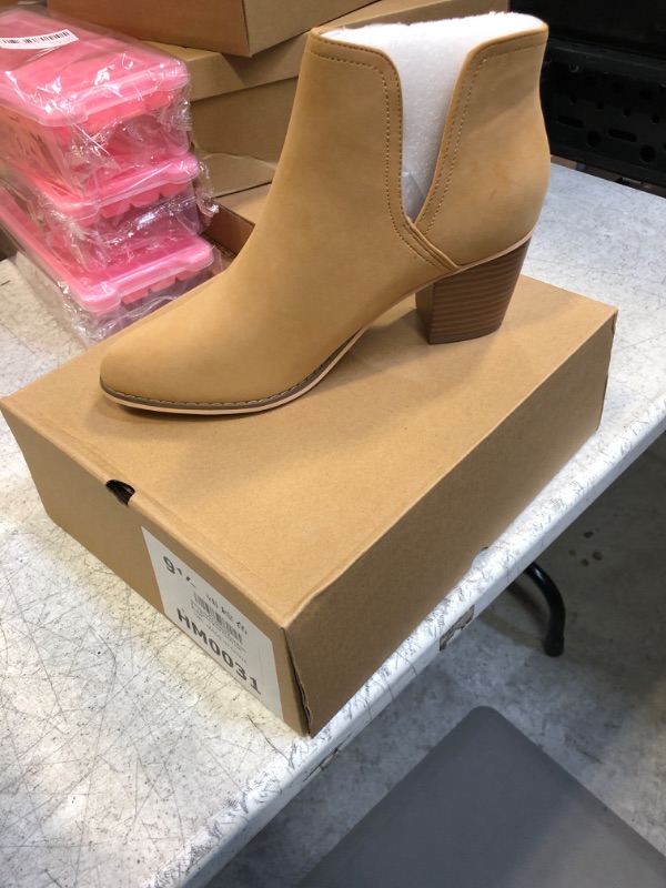 Photo 1 of  Women's  suede boot 9.5