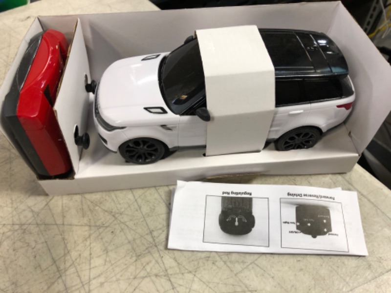 Photo 1 of CMJ RC Cars Range Rover RC Remote Control Car Sport White 2.4Ghz 1:24 Scale. Great Kids Play Toy Auto