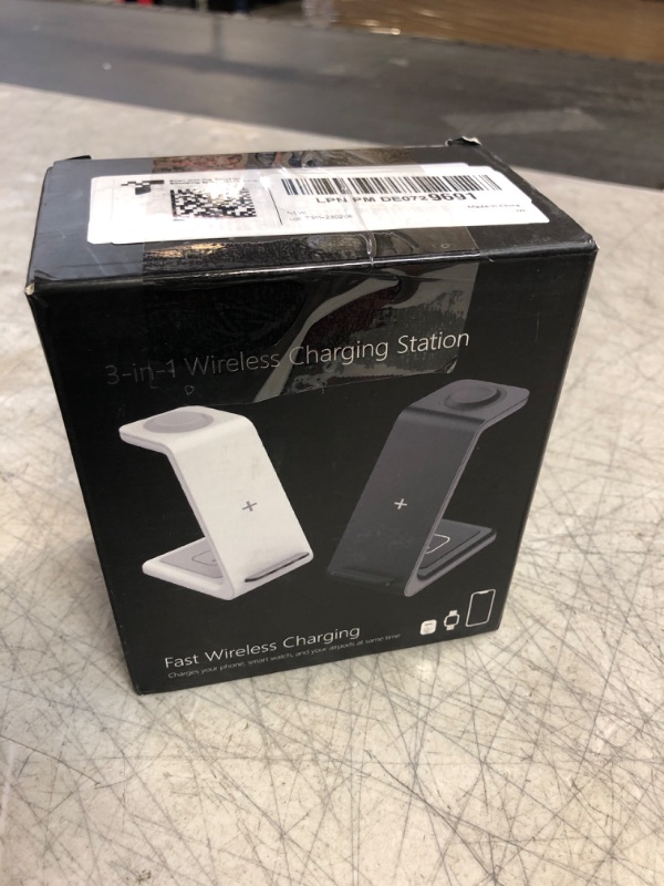Photo 1 of Wireless Charging Stand, GEEKERA 3 in 1 Wireless Charger Dock Station for iPhone 14 Pro Max/14 Pro/14 Plus/13/12/11/X/8 Series, Apple Watch Ultra/SE/8/7/6/5/4/3/2, AirPods Pro/3 Grey