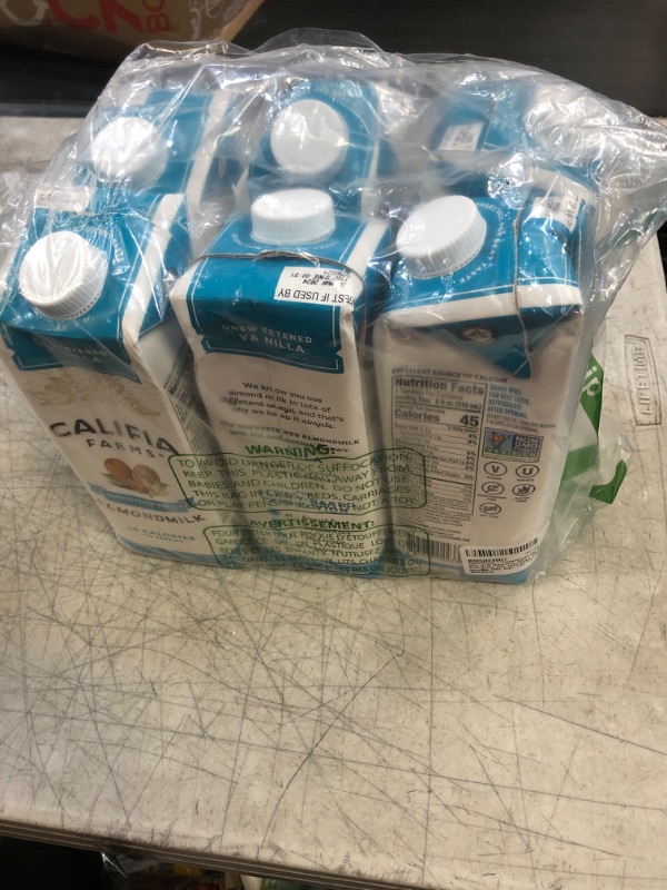 Photo 2 of expires-march/03/2024
Califia Farms - Unsweetened Vanilla Almond Milk, 32 Oz (Pack of 6), Dairy Free, Vegan, Plant Based, Keto, Shelf Stable, Vegan, Gluten Free, Non GMO, Sugar Free, High Calcium, Smoothie