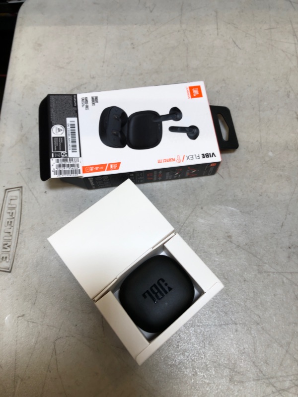 Photo 2 of JBL Vibe Flex in-Ear True Wireless Earbuds - Black
