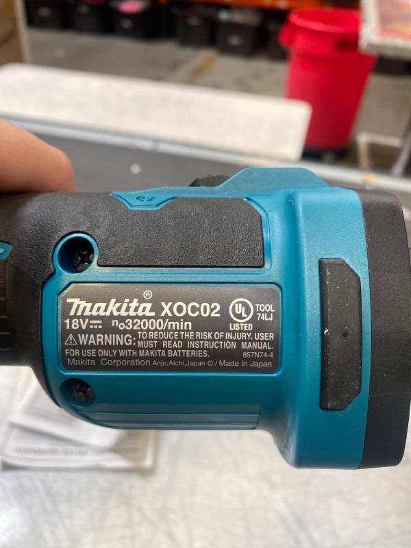 Photo 5 of Makita XOC02Z 18V LXT® Lithium-Ion Brushless Cordless Cut-Out Tool, AWS™ Capable, Tool Only Cut-Out Tool, Tool Only