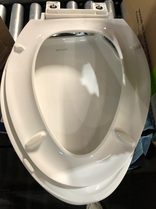 Photo 2 of (READ NOTES) KOHLER 4636-RL-0 Cachet ReadyLatch Quiet Close Elongated Toilet Seat, White Ready Latch Elongated White