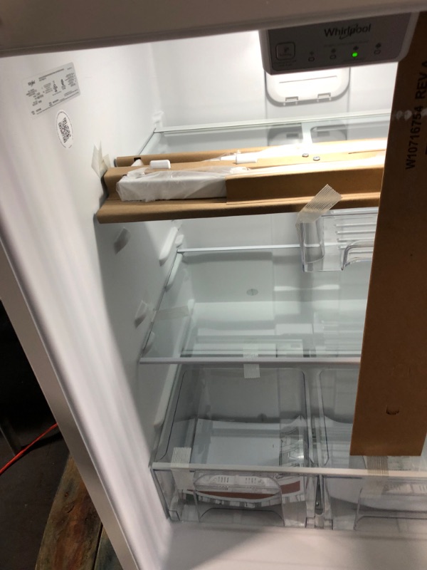 Photo 5 of Whirlpool 18.2-cu ft Top-Freezer Refrigerator (White)