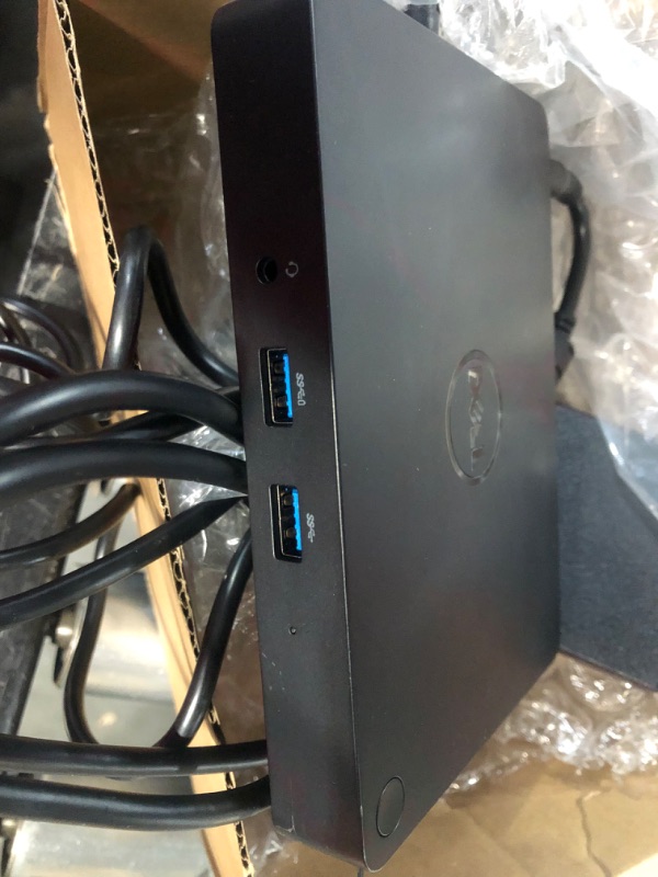 Photo 3 of **LIGHTS DO NOT TURN ON** Dell WD15 Monitor Dock 4K with 130W Adapter, USB-C, (450-AFGM),Black