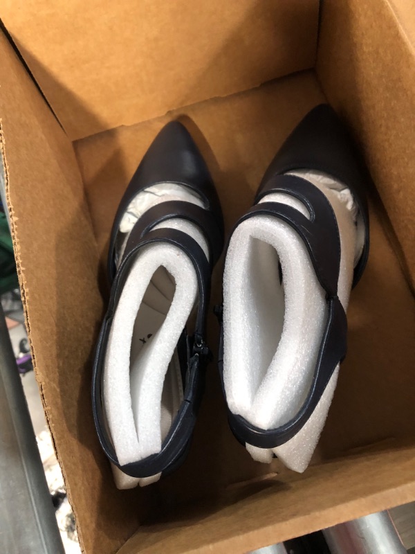 Photo 1 of Easy Street Women's Venue Dress Shoe Pump Size 8 Navy/Gore