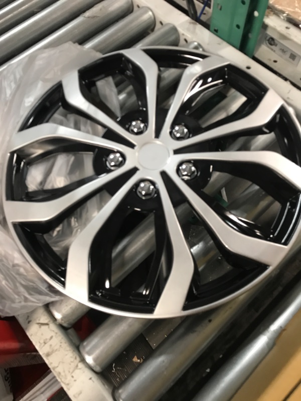 Photo 1 of Pilot Automotive WH553-17S-BS 17 Inch Spyder Black & Silver Universal Hubcap Wheel Covers