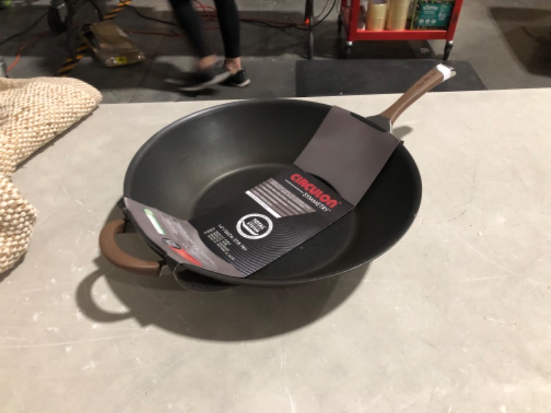 Photo 2 of ***USED - DIRTY - SEE NOTES***
Circulon Symmetry Hard Anodized Nonstick Wok / Stir Fry Pan with Helper Handle - 14 Inch, Red 14" Merlot