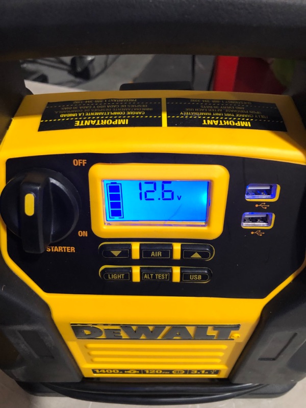 Photo 5 of ***POWERS ON - UNABLE TO TEST FURTHER - NO CHARGER***
DEWALT DXAEJ14 Digital Portable Power Station Jump Starter