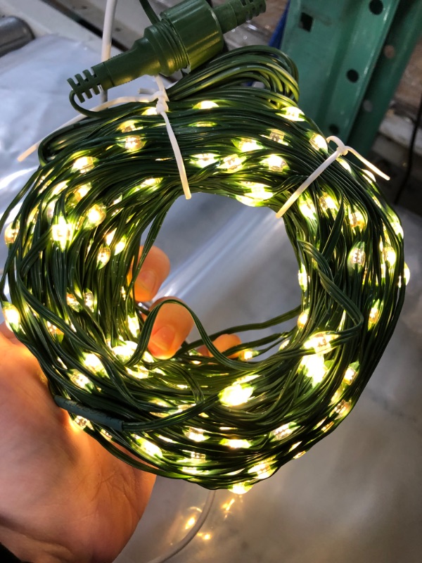 Photo 2 of DE 500 LED warm white string lights with remote