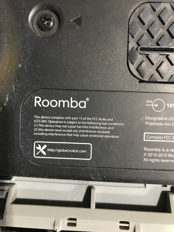 Photo 7 of * used item * see all images * 
iRobot Roomba 692 Robot Vacuum-Wi-Fi Connectivity, Personalized Cleaning 