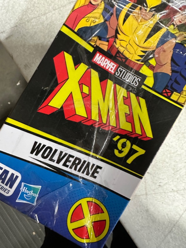 Photo 2 of *USED* Marvel Legends Series X-Men Wolverine Return of Wolverine Action Figure 6-Inch Collectible Toy,1 Accessory MVL XMEN LEGENDS WOLVERINE