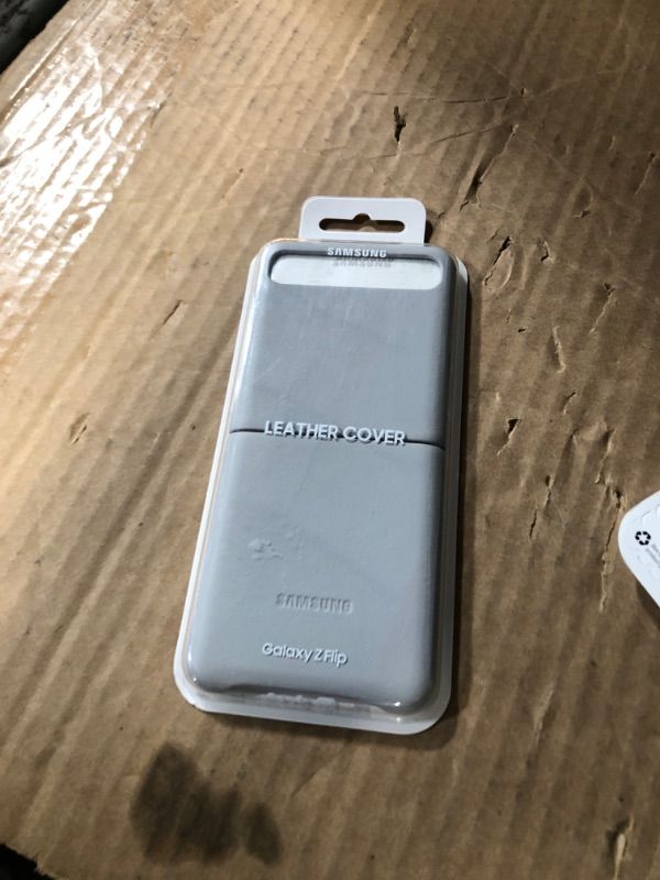 Photo 1 of Samsung SA Bloom Leather Cover Silver, EF-VF700LSEGEU