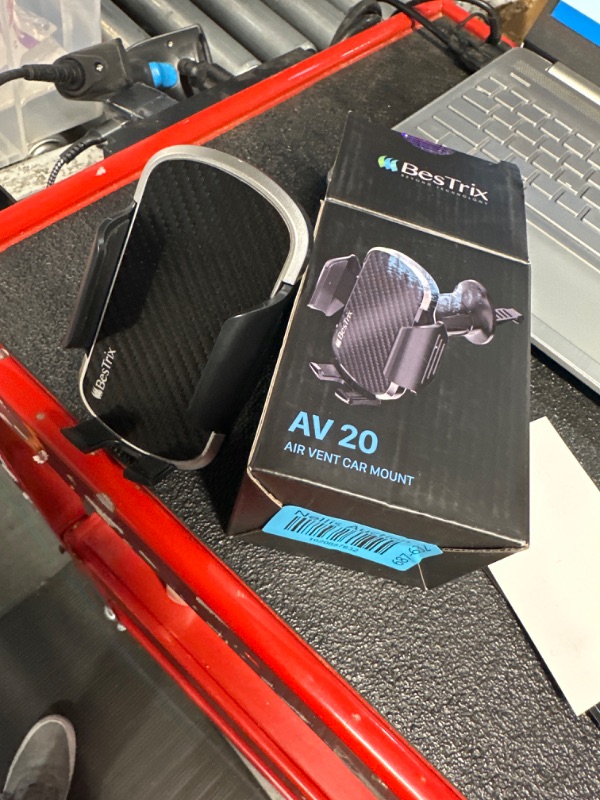 Photo 1 of AV 20 air vent car mount 