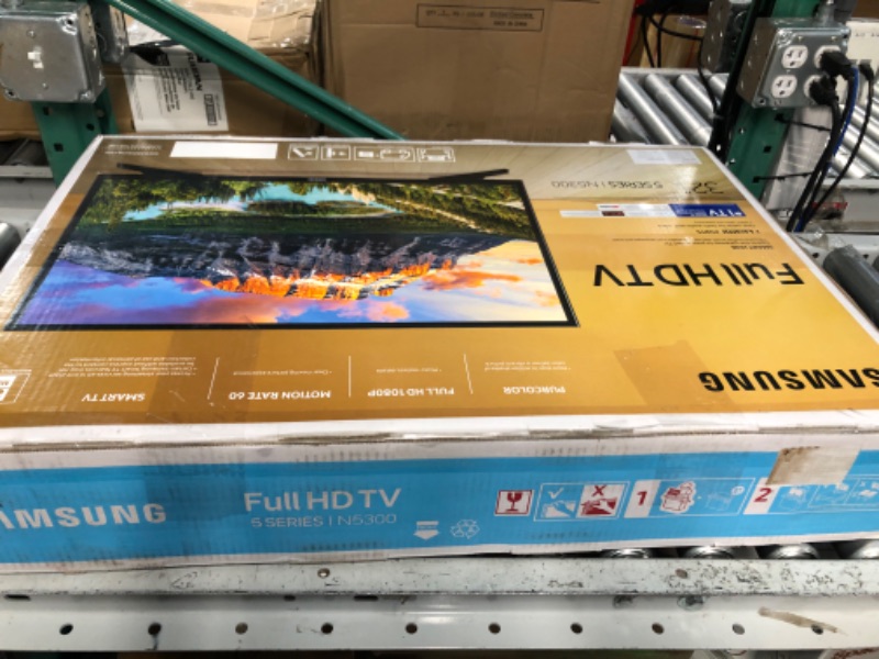 Photo 7 of SAMSUNG 32-inch Class LED Smart FHD TV 1080P (UN32N5300AFXZA, 2018 Model)