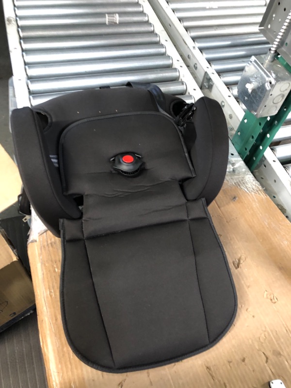 Photo 2 of ***FOR PARTS ONLY**** READ NOTES
Graco Tranzitions 3 in 1 Harness Booster Seat, Proof Tranzitions Black