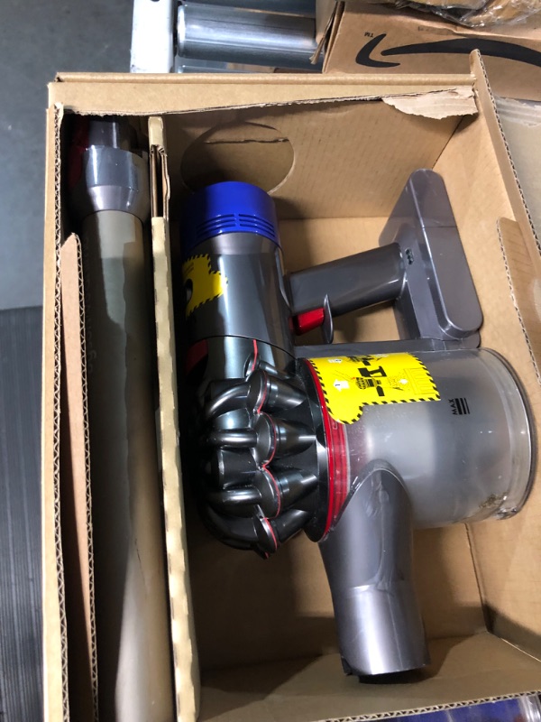 Photo 3 of Dyson V8 Cordless Vacuum - 400473-01