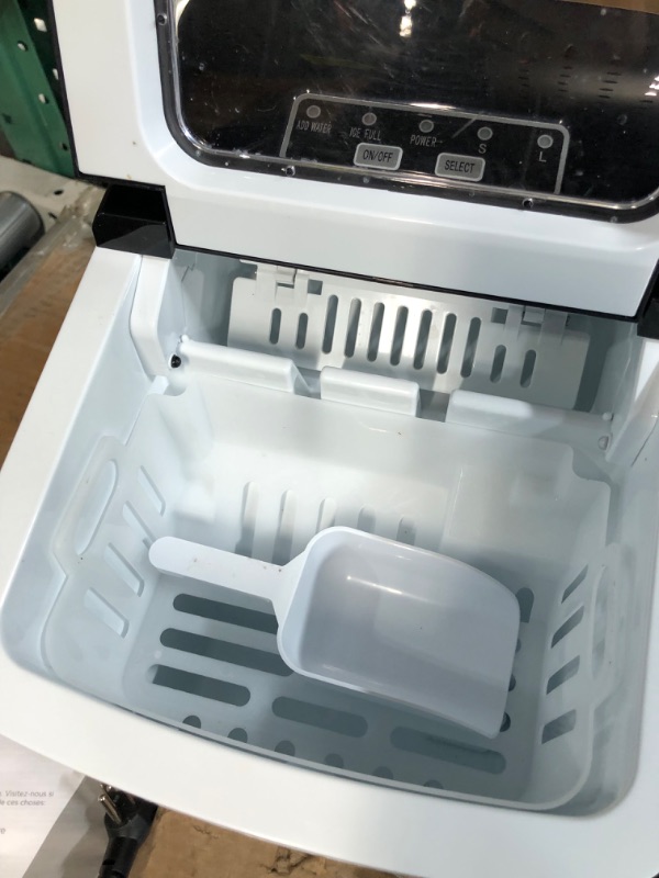 Photo 3 of **NONREFUNDABLE**FOR PARTS OR REPAIR**SEE NOTES**
Frigidaire Compact Countertop Ice Maker, Makes 26 Lbs. Of Bullet Shaped Ice Cubes Per Day, Silver Stainless
