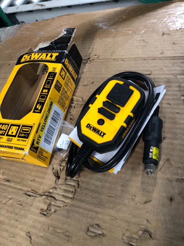 Photo 3 of DeWalt Power Inverter Dxaepi140