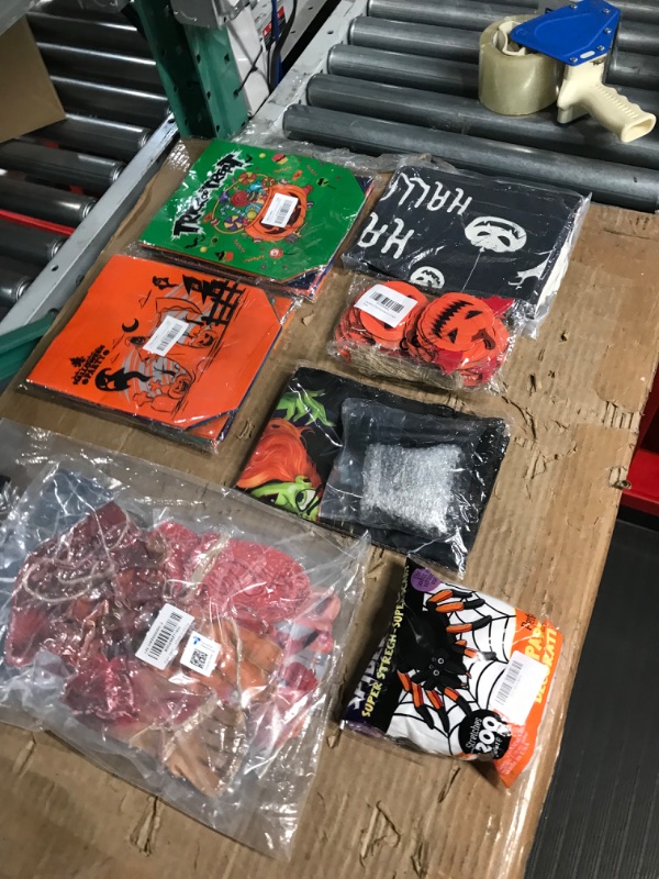 Photo 4 of **non refundable****
Miscellaneous Halloween Bundle (7 items)