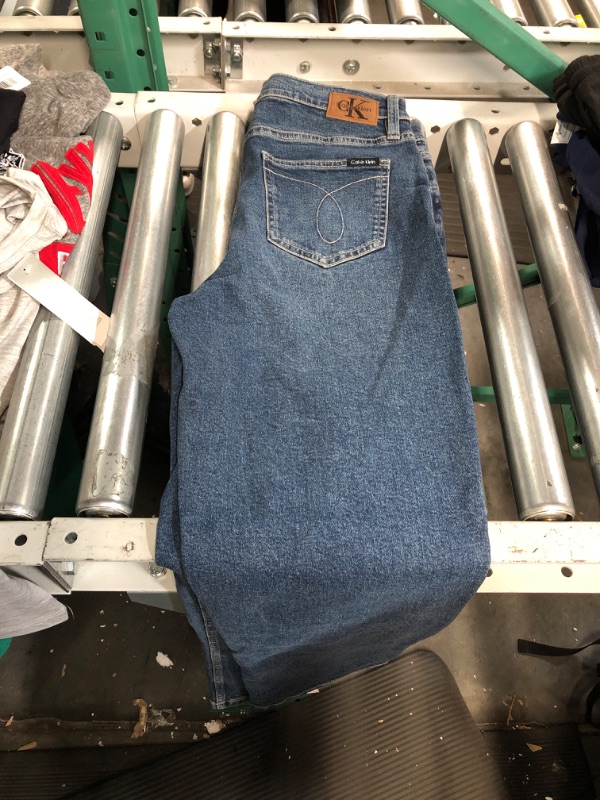 Photo 2 of Calvin Klein Women's Mid Rise Boyfriend Denim SIZE 8