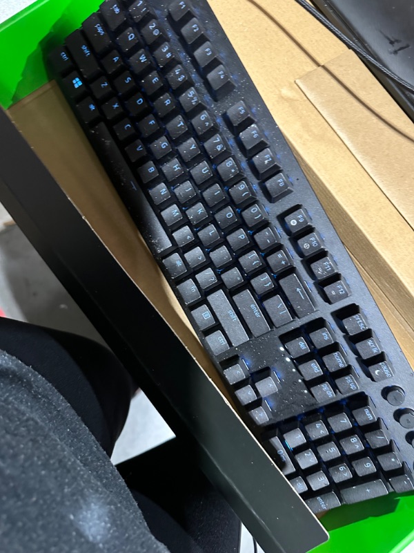 Photo 2 of Razer Huntsman V2 Optical Gaming Keyboard