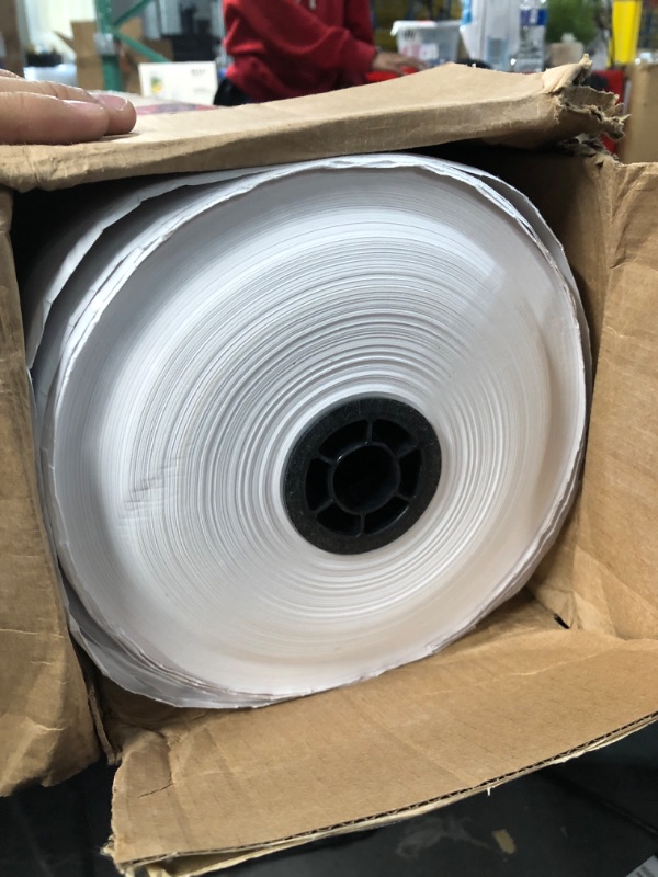 Photo 2 of School Smart Paper Roll - 50 pound - 36 inch x 1000 feet - White