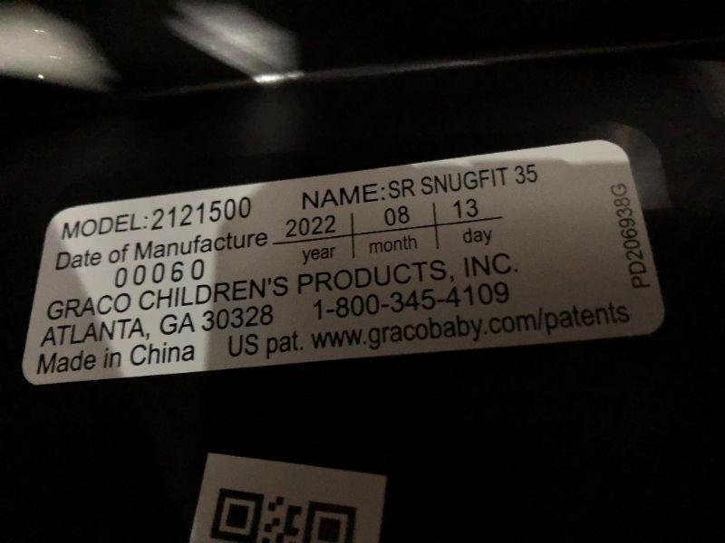 Photo 5 of **MANUFACTURED: 08-13-23**
 Graco SnugFit 35 Infant Car Seat  (Pack of 1) Gotham