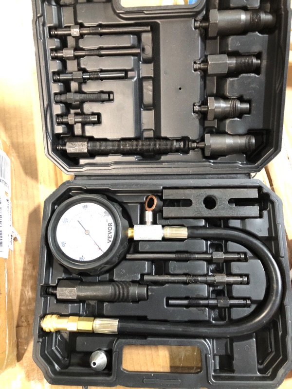 Photo 1 of VEVOR Diesel Engine Compression Tester, 18 pcs Cylinder Pressure Test Tool Kit, with 0-1000 psi Gauge and Adapters, Diesel Injector Tester Check Cylinders in Diesel Trucks, Tractors, Equipment Diesel Engine Compression Tester / 18 pcs