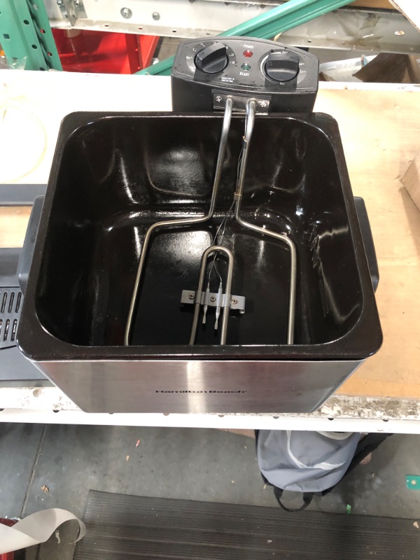 Photo 2 of ****USED
Hamilton Beach Deep Fryer with 2 Frying Baskets