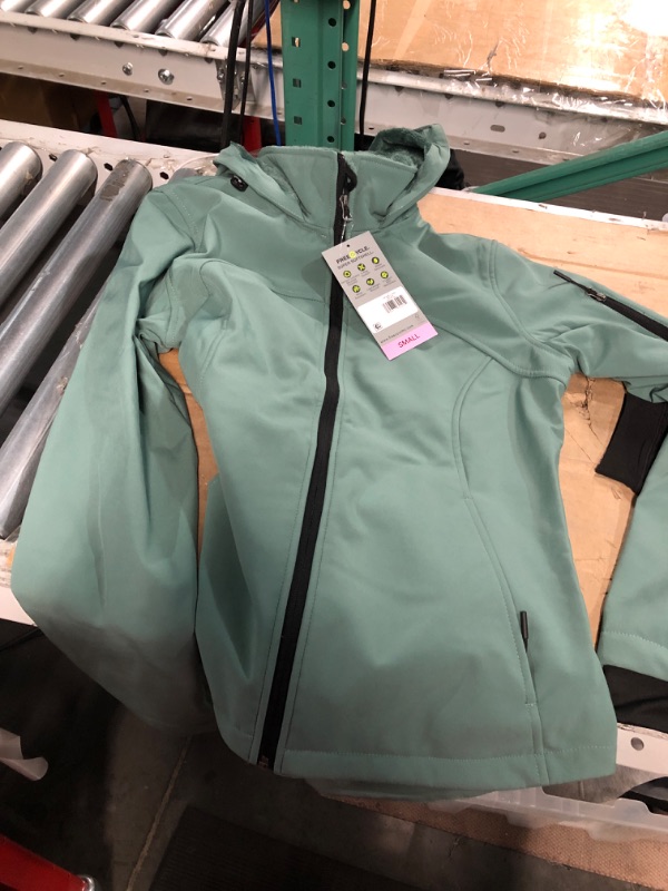 Photo 2 of Free Country Ladies Softshell Jacket Small
