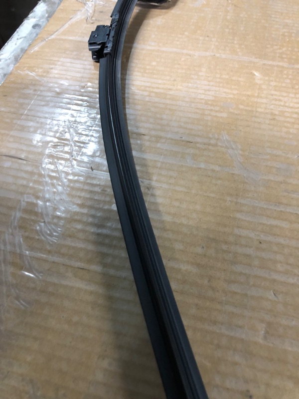 Photo 1 of Bosch ICON Wiper Blades 26A19A (Set of 2) Fits Acura: 18-13 ILX, Chrysler: 17-15 0, Honda: 12-18 Accord, Toyota: 15-10 Toyota Prius +More