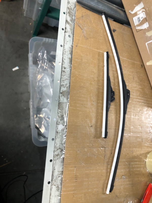 Photo 1 of Genuine GM PAIR of Wiper Blades 15214346