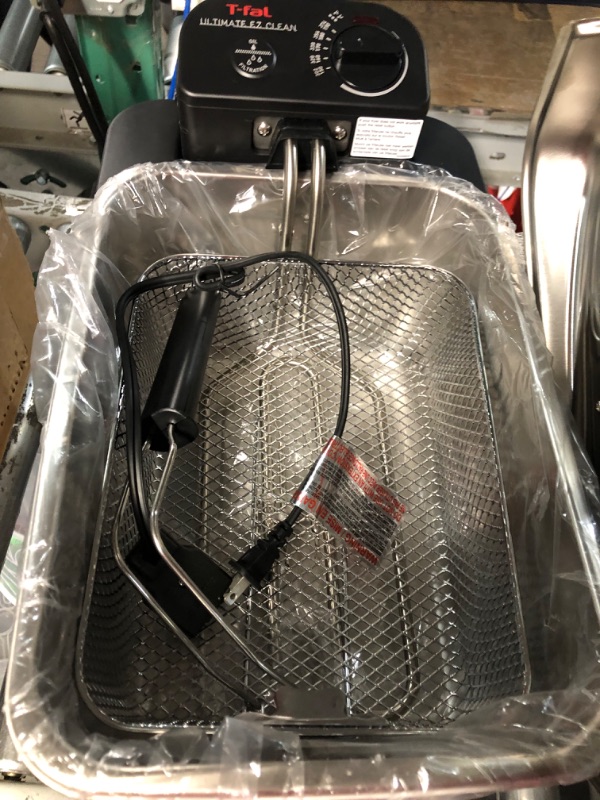 Photo 2 of ***USED AND DIRTY - POWERS ON - UNABLE TO TEST FURTHER***
T-fal Deep Fryer with Basket, Stainless Steel, Easy to Clean Deep Fryer, Oil Filtration, 2.6-Pound, Silver