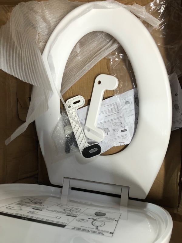 Photo 2 of *MINOR DAMAGE SEE NOTES*
American Standard 5020A65G.020 Traditional Slow Close Toilet seat, White