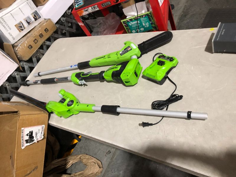 Photo 2 of ***NO BATTERY INCLUDED - UNABLE TO TEST***
Greenworks 40V 8-inch Cordless Pole Saw with Hedge Trimmer Attachment