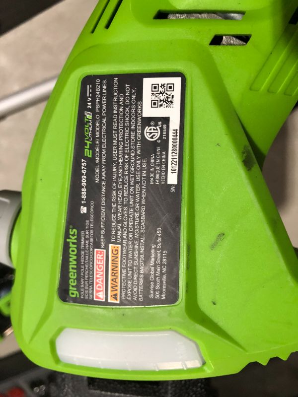 Photo 5 of ***NO BATTERY INCLUDED - UNABLE TO TEST***
Greenworks 40V 8-inch Cordless Pole Saw with Hedge Trimmer Attachment