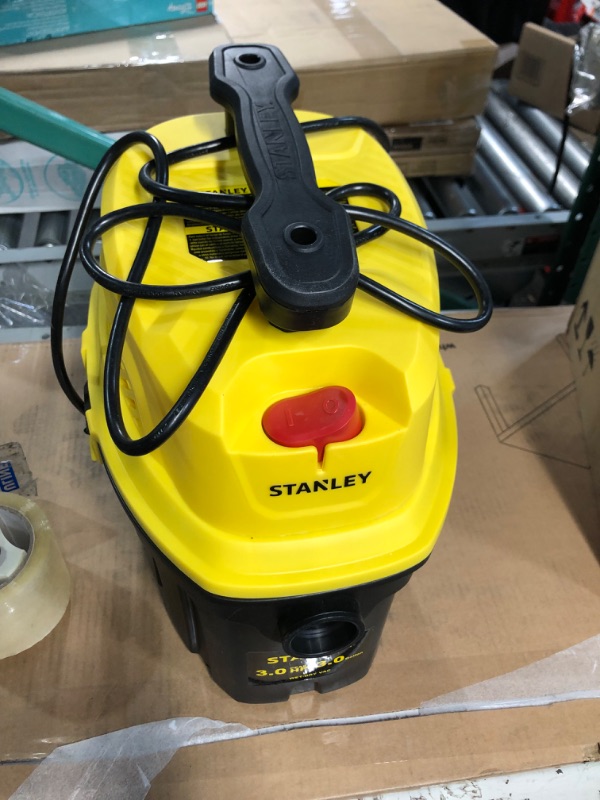 Photo 2 of ***POWERS ON***
Stanley SL18910P-3 Wet/Dry, 3 Gallon, 3 Horsepower, Portable Black/Yellow