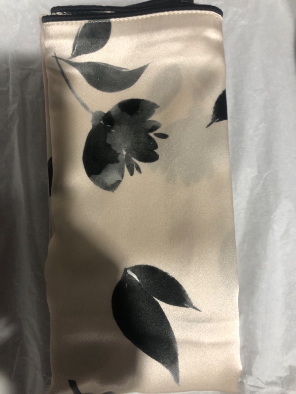 Photo 1 of * see all images *
100% Mulberry Silk Pillowcase Queen 20''×30''