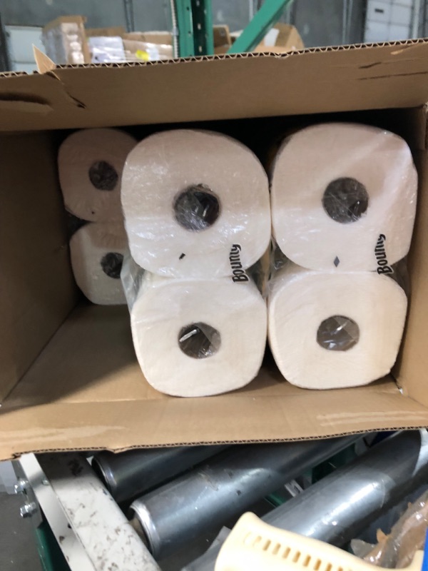 Photo 3 of Bounty Select-A-Size Paper Towels, White, 6 Double Rolls = 12 Regular Rolls (Packaging May Vary)