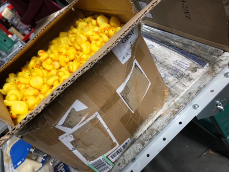 Photo 1 of 1500 Pcs Mini Rubber Ducks in Bulk Bath Toy Squeak  1.57 x 1.57 x 1.18 Inches