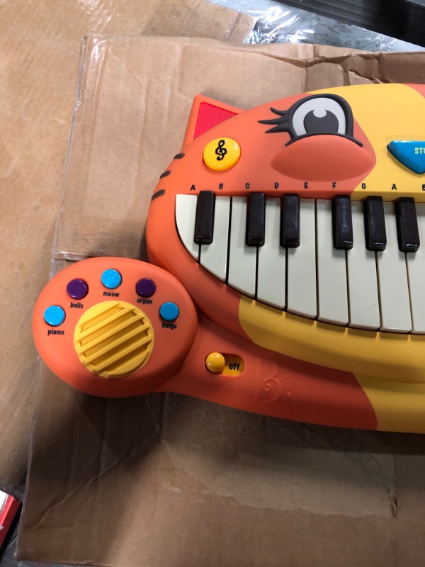 Photo 3 of B. toys- Meowsic- Interactive Cat Piano – Toy Piano & Microphone