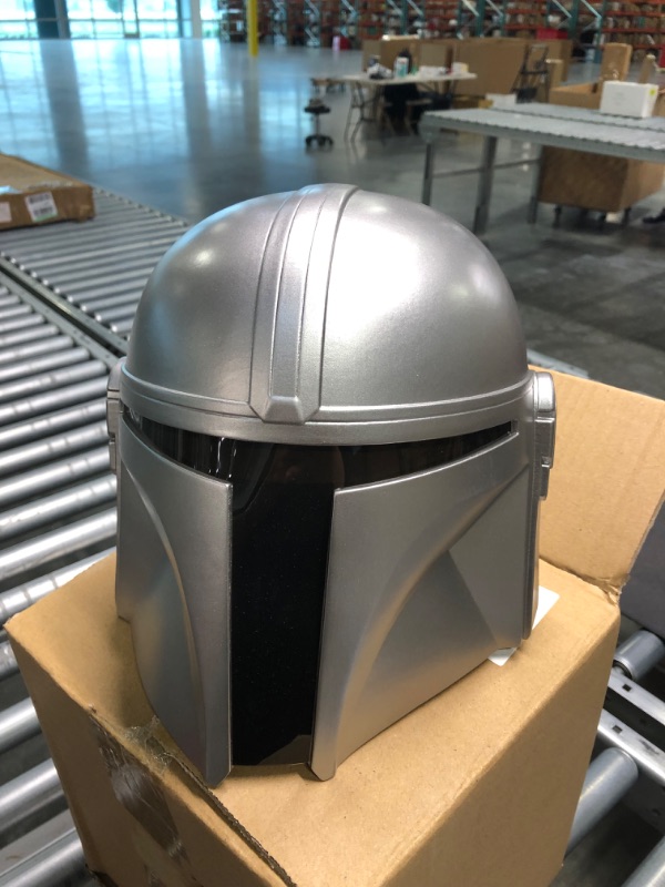 Photo 3 of Mandalorian Helmet With Liner Star Wars Helmet