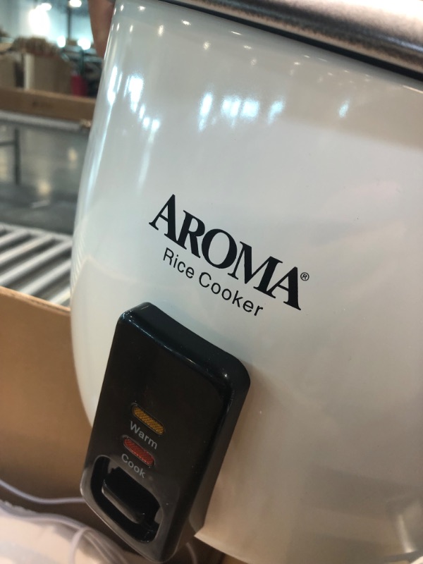 Photo 6 of Aroma 32-Cup Rice Cooker, White