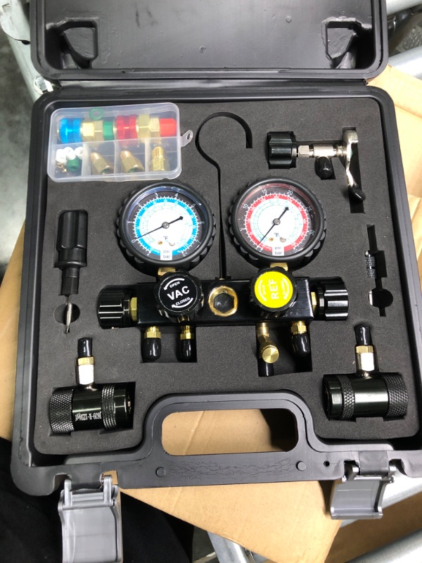 Photo 4 of LICHAMP AC R1234YF R134A Gauge Set, Automotive 4 Valve Manifold Gauge Compatible with R1234YF and R134A Refrigerants, Works on Car Freon Charging and Evacuation